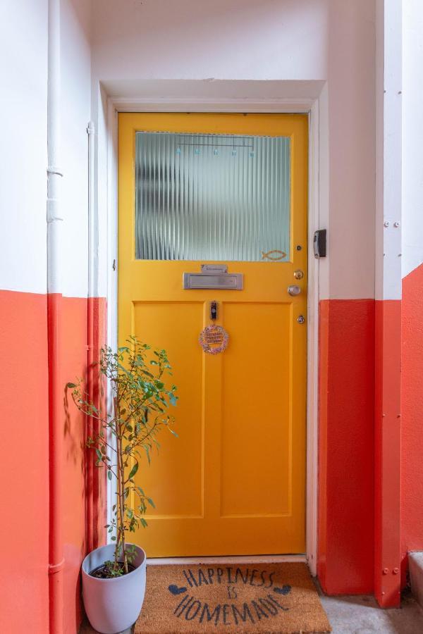 Bright & Spacious Double Room With Garden View- Close To Airport & City Centre Edinburgh Bagian luar foto