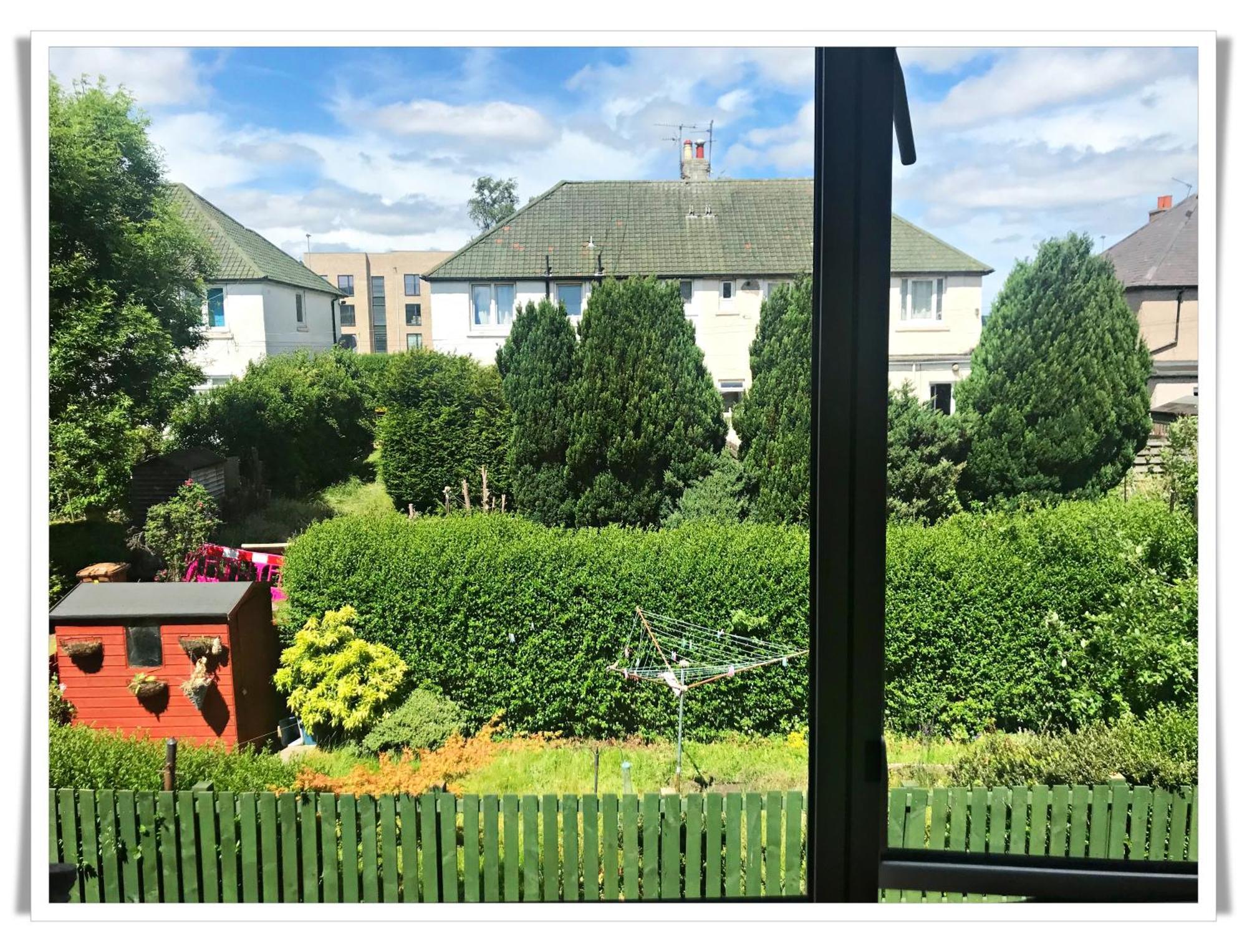 Bright & Spacious Double Room With Garden View- Close To Airport & City Centre Edinburgh Bagian luar foto